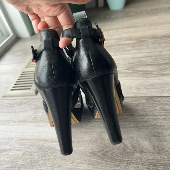 Elliot Lucca Bernadette Woven Leather T-Strap  Heels Size 9 - Picture 13 of 16